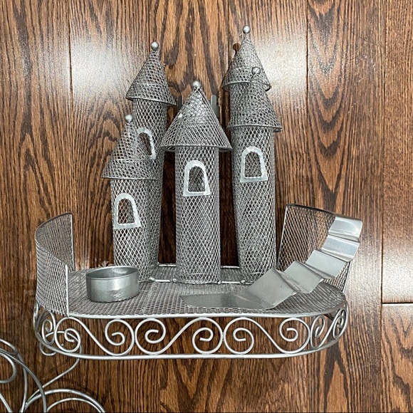 🚫SOLD🚫 {Disney} 2-Pc Tea Light Chariot, Castle - Picture 4 of 6